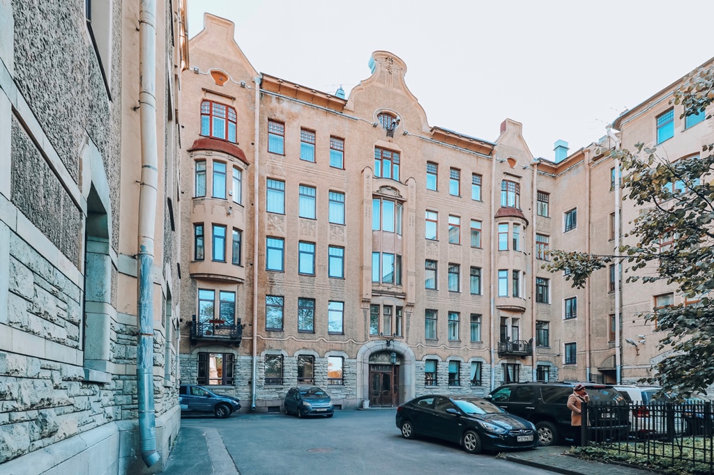 Какие тайны хранит самый помпезный доходный дом для элиты, построенный лет назад в Петербурге